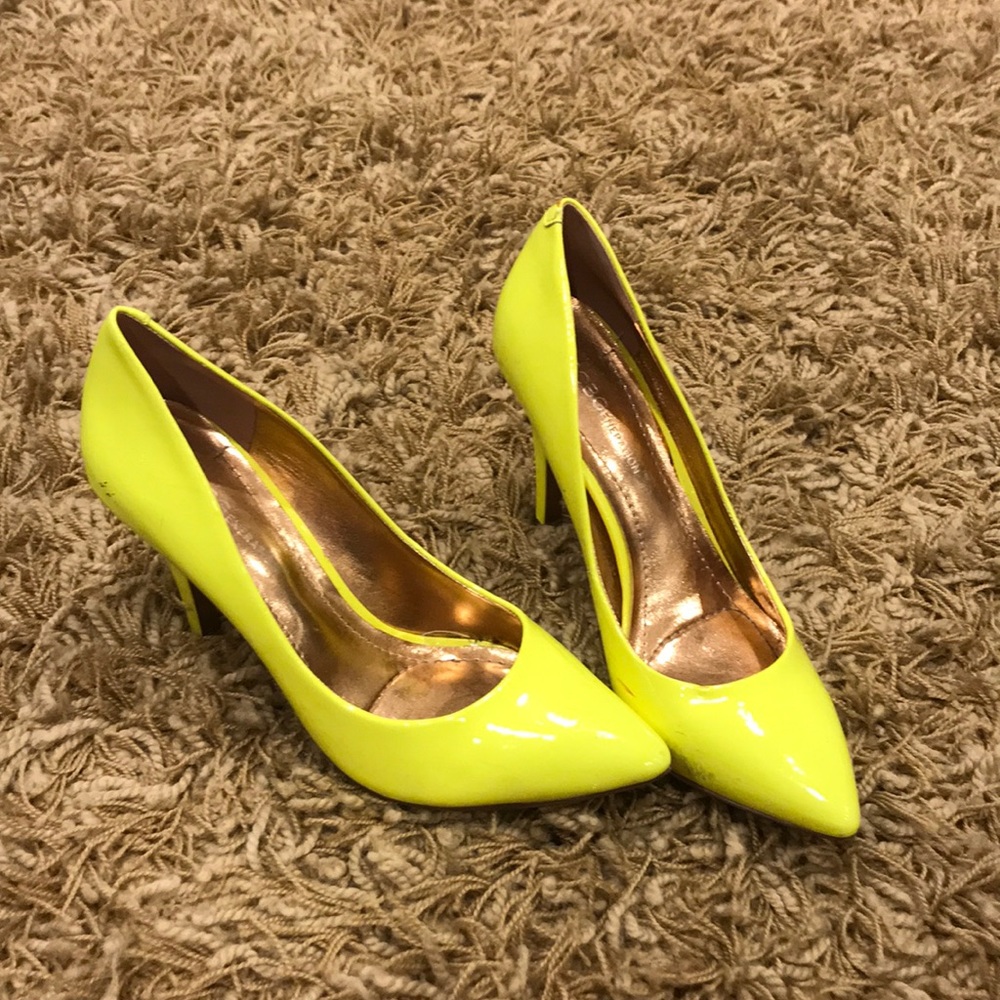 COPY - Neon pumps!